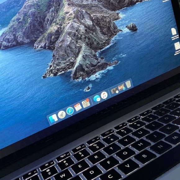 MacBook Pro - Picture 2 of 2